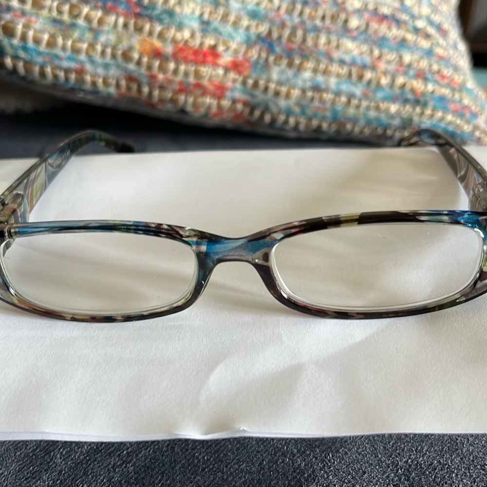 New Vera Bradley readers